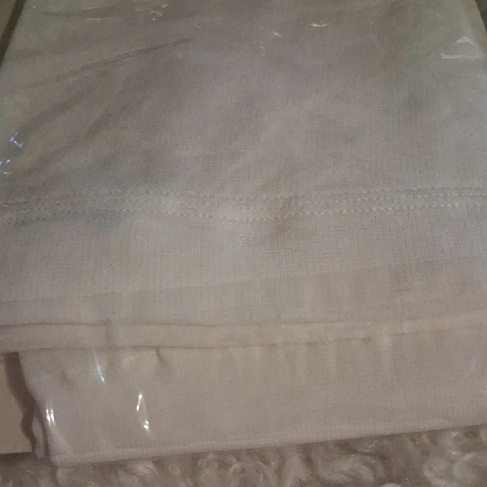 White Anti-Embolism Compression Stockings - Picture 11 of 12